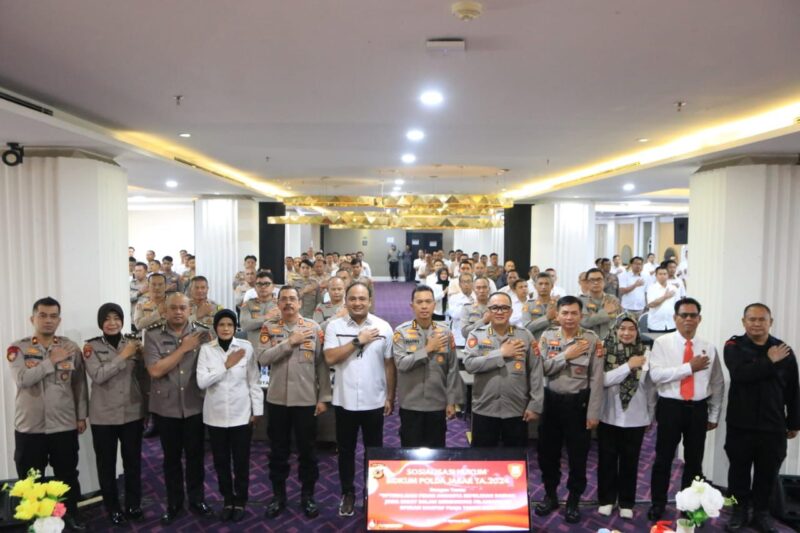 Dalam upaya meningkatkan kesiapan dan kapabilitas jajaran kepolisian di Jawa Barat, Bidang Hukum (Bidkum) Polda Jabar menggelar Sosialisasi Hukum Tahun Anggaran 2024