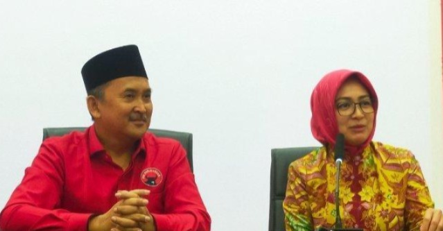 Airin diprediksi akan berpasangan dengan Ketua DPD PDIP Banten, Ade Sumardi. Kabar ini mencuat setelah pergantian Ketua Umum Partai Golkar baru-baru ini