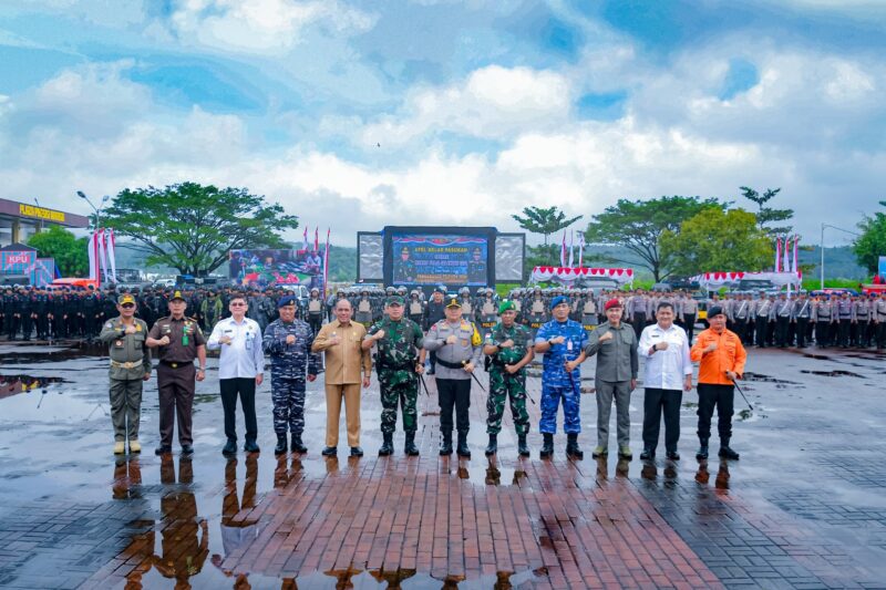 Kepolisian Daerah Maluku melaksanakan apel gelar pasukan operasi Mantap Praja Salawaku di lapangan Letkol Pol (Purn) Chr Tahapary, Kota Ambon, Senin (26/8/2024)