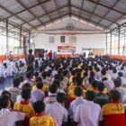 ajaran Kepolisian memberikan penyuluhan kepada para siswa SMK Muhammadiyah Lemahabang Kabupaten Cirebon, Selasa (27/8/2024)