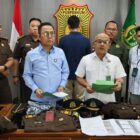 Tim Pengamanan Sumber Daya Organisasi (PAM SDO) dan Tim Satgas Intelijen Reformasi Inovasi (SIRI) Kejaksaan RI berhasil mengamankan seorang pelaku berinisial CAN yang mengaku bekerja sebagai Jaksa di Kejaksaan RI
