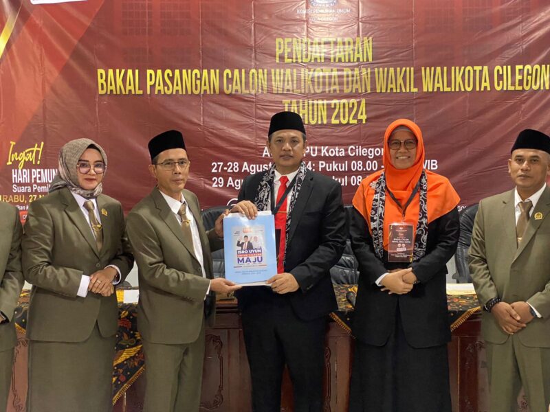 Pasangan calon (Paslon) Wali Kota dan Wakil Walikota Cilegon, H. Isro Mi'roj dan Nurrotul Uyun (ISUN), secara resmi mendaftarkan diri di Kantor Komisi Pemilihan Umum Daerah (KPUD) Cilegon pada hari Rabu, 28 Agustus 2024