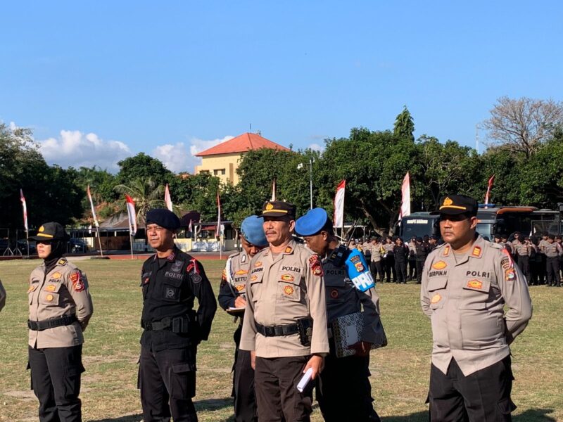 Personel Kepolisian Daerah (Polda) Maluku yang tergabung dalam Operasi Mantap Praja Salawaku 2024 telah mengamankan proses pendaftaran bakal calon (balon) gubernur dan wakil gubernur Maluku