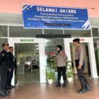 Personel Kepolisian Daerah (Polda) Maluku kembali turun tangan dalam pengamanan tahapan Pemilihan Kepala Daerah (Pilkada) serentak 2024. Kali ini, mereka mengawal proses pemeriksaan kesehatan bakal calon (balon) gubernur dan wakil gubernur yang dilaksanakan di RSUD dr. M. Haulussy, Kota Ambon, pada Jumat, 30 Agustus 2024