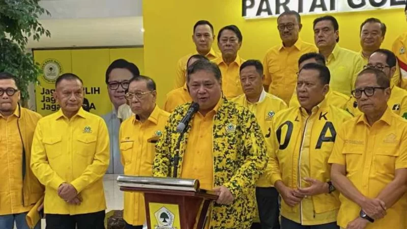 Ahad, 11 Agustus 2024, Airlangga Hartarto resmi mengundurkan diri dari jabatannya sebagai Ketua Umum Partai Golkar