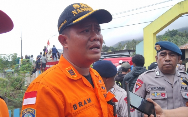 Kepala Seksi Operasi dan Siaga Pencarian Pertolongan Basarnas Ternate, Bram Madya Temara, menjelaskan bahwa tim SAR gabungan telah berhasil mengevakuasi dua jenazah yang sebelumnya ditemukan