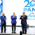 Presiden Terpilih sekaligus Ketua Umum Partai Gerindra, Prabowo Subianto, menyatakan rasa bahagianya saat menghadiri penutupan Kongres Ke-6 Partai Amanat Nasional (PAN) di Jakarta pada Sabtu malam
