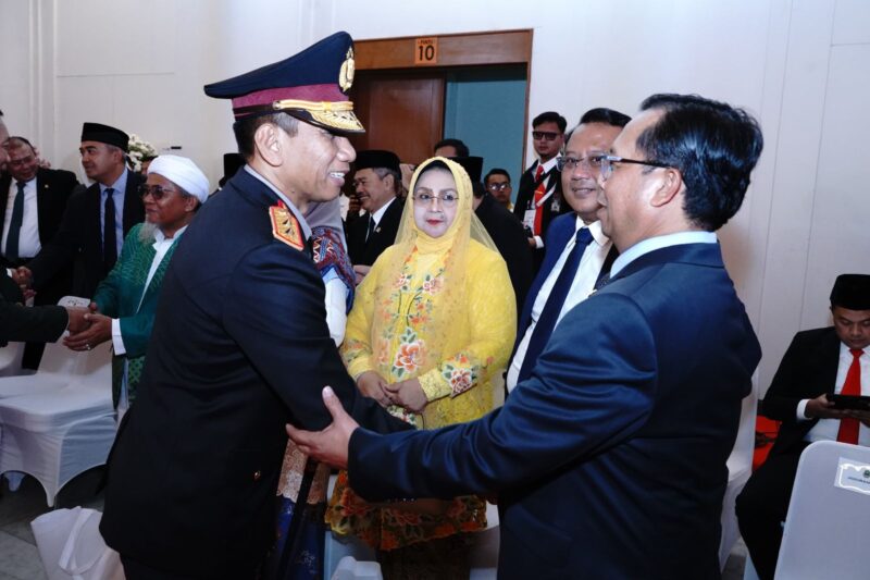 Acara yang digelar pada Senin (2/9/2024) ini turut dihadiri oleh Kapolda Jabar, Irjen Pol Dr. Akhmad Wiyagus, S.I.K., M.Si., M.M., yang memenuhi undangan dari DPRD Provinsi Jawa Barat