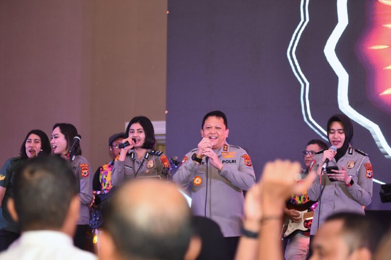 Acara ini dihadiri oleh sejumlah tokoh penting di wilayah Maluku, termasuk Kapolda Maluku Irjen Pol Drs. Eddy Sumitro Tambunan, M.Si, yang turut memberikan ucapan selamat dan apresiasi kepada Kejaksaan RI