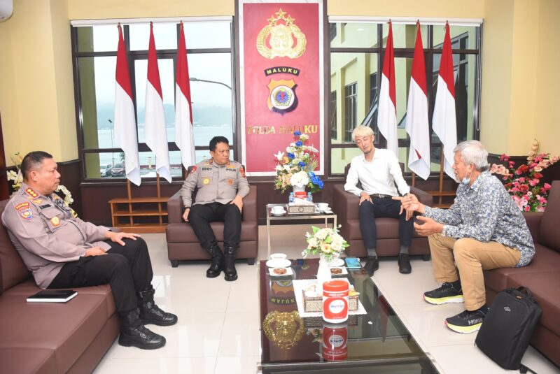 Kapolda Maluku, Irjen Pol Drs. Eddy Sumitro Tambunan, M.Si., menerima kunjungan silaturahmi dari perwakilan Japan International Cooperation Agency (JICA) Indonesian Office di Markas Polda Maluku, Kota Ambon, Selasa (27/8/2024)