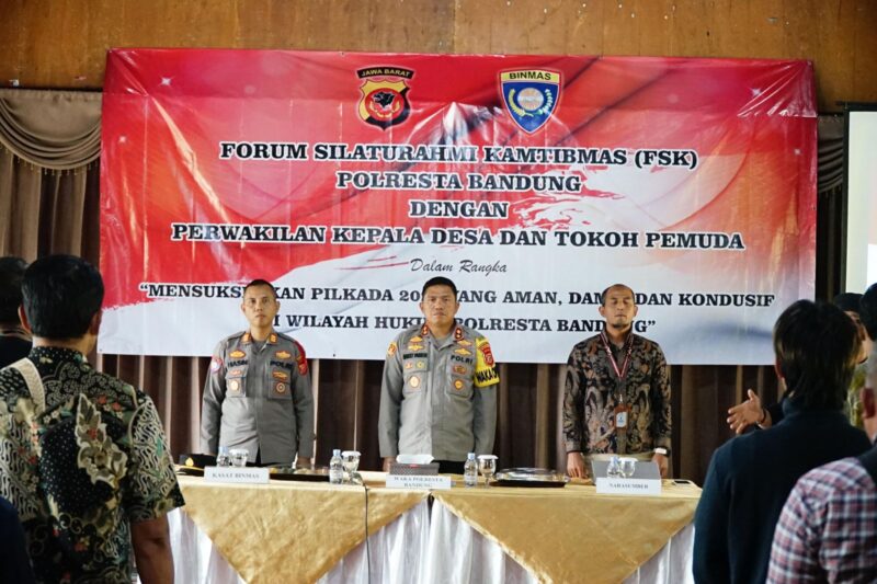 Wakapolresta Bandung, AKBP Dr. Maruly Pardede, secara resmi membuka Forum Silaturahmi Kamtibmas (FSK) pada Kamis, 5 September 2024, di aula Rumah Makan Panyaungan, Kecamatan Banjaran, Kabupaten Bandung