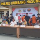 Kepala Kepolisian Resort (Kapolres) Humbanghasundutan, AKBP Hary Ardianto, SH, SIK, MH, mengadakan konferensi pers di depan Markas Polres Humbanghasundutan (Humbahas) untuk memaparkan sejumlah kasus tindak pidana yang telah berhasil diungkap sejak Agustus 2024