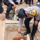Kapolres Buru, AKBP Sulastri Sukidjang S.H., S.I.K., M.M., melakukan peletakan batu pertama untuk pembangunan Balai Kerohanian Diakonia di lingkungan Polres Buru pada Senin, 09 September 2024