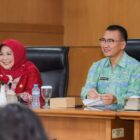 Melalui pendekatan pentahelix, yang melibatkan pemerintah, swasta, masyarakat, pelaku usaha (CSR), dan media, Cimahi bertekad untuk menjadi kota yang bersih, aman, nyaman, dan sehat bagi warganya