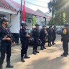 Sebanyak 30 personel Sat Brimob telah dikerahkan untuk mengamankan kantor KPU Jawa Barat