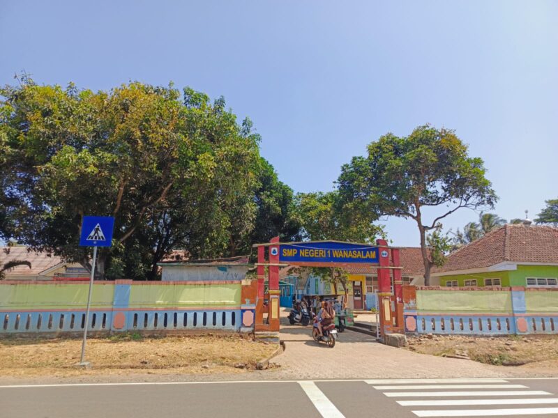 Kasus dugaan pungutan liar (pungli) di SMP Negeri 1 Wanasalam