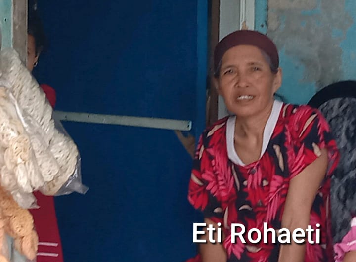 Untuk kedua kalinya, Eti menjadi korban pencurian di rumahnya, dengan barang curian berupa tabung gas elpiji sebanyak 15 buah yang raib