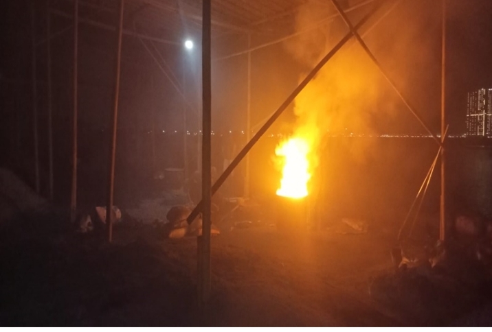 Warga Kampung Lemo, Kecamatan Teluk Naga, Kabupaten Tangerang, mengeluhkan keberadaan pabrik peleburan alumunium yang telah lama berdiri di kawasan tersebut