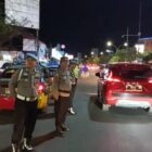 Kegiatan ini bertujuan untuk memberikan rasa aman kepada masyarakat menjelang Pilkada serentak mendatang. Patroli tersebut dipimpin oleh Ipda Dr. Asep SH, MH, M.Kn, selaku Perwira Pengawas (Pawas), pada Senin malam, 16 September 2024