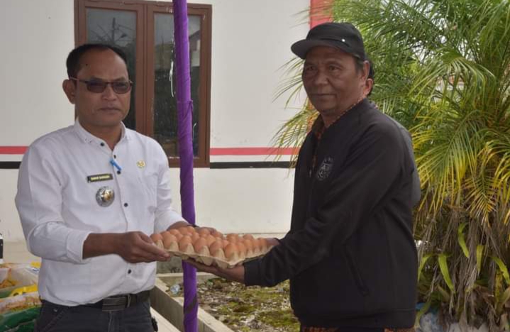 Bupati Humbang Hasundutan (Humbahas), melalui Asisten Perekonomian dan Pembangunan, Martogi Purba MT, secara resmi membuka Gerakan Pangan Murah (GPM) pada Rabu, 18 September 2024 di Halaman Kantor Camat Lintongnihuta