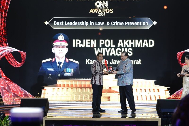 Kapolda Jawa Barat, Irjen Pol Dr. Akhmad Wiyagus, S.I.K., M.Si., M.M., menghadiri acara bergengsi CNN Indonesia Awards 2024 yang digelar pada Selasa malam, 17 September 2024