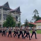 Polres Humbang Hasundutan mulai menggelar berbagai latihan kesiapan, salah satunya adalah Latihan Pengendalian Massa (Dalmas) Lanjut. Latihan tersebut dilaksanakan di Lapangan Apel Polres Humbang Hasundutan pada Kamis pagi, 19 September 2024