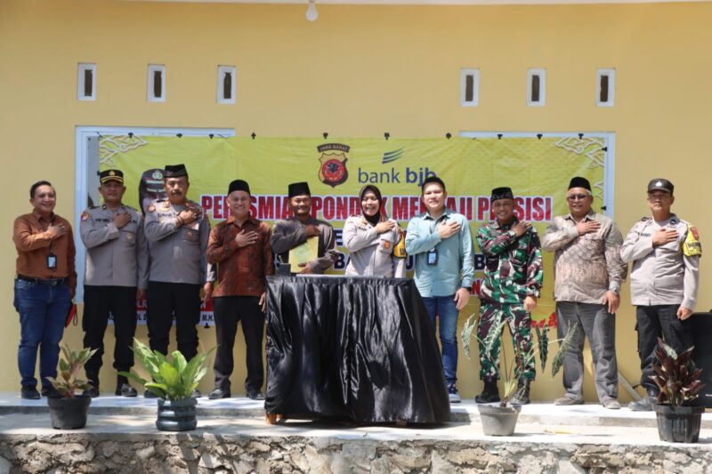Polresta Cirebon bersama Bank BJB Sumber meresmikan Pondok Mengaji Presisi di Desa Sende, Kecamatan Arjawinangun, Kabupaten Cirebon, pada Jumat (20/9/2024)