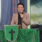 loan Paniaran Nababan menghadiri acara penting pada Minggu, 22 September 2024 di Gereja HKBP Sihite, Doloksanggul, yang berfokus pada pembangunan gedung sekolah minggu dan rumah dinas Pendeta Resort