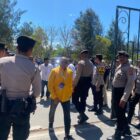 Sebanyak 120 personel dari Polres Buru dikerahkan untuk mengamankan proses pengambilan nomor urut pasangan calon bupati dan wakil bupati yang berlangsung di Aula Kantor Bupati Buru pada Senin, 23 September 2024