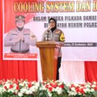 Kapolres Buru, AKB Sulastri Sukidjang, dalam sambutannya menyampaikan apresiasi atas kolaborasi yang telah terjalin antara berbagai pihak. Ia menekankan pentingnya sinergi antara kepolisian, pemerintah daerah, dan masyarakat untuk menjaga keamanan dan ketertiban selama tahapan Pilkada