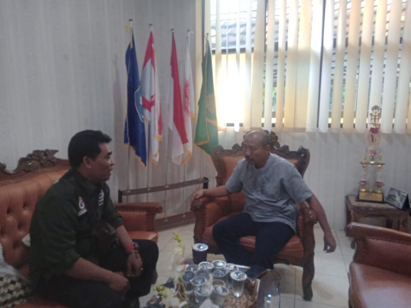 Firdaus, M.Pd., Kepala Sekolah SMKN 5 Kota Serang, merespon positif kunjungan media ke sekolahnya pada Jumat, 27 September 2024