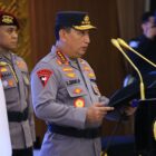 Dalam upacara khidmat yang dipimpin langsung oleh Kapolri Jenderal Listyo Sigit Prabowo, Sabtu (28/9/2024), pelantikan dan serah terima jabatan bagi pejabat utama Mabes Polri dan para Kapolda, serta kenaikan pangkat sejumlah perwira tinggi (Pati) Polri berlangsung di ruang Rupattama, Mabes Polri