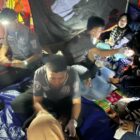 Bidang Kedokteran dan Kesehatan (Dokkes) Polda Jawa Barat segera bergerak cepat untuk menurunkan tim medis. Mereka memberikan penanganan dan pelayanan kesehatan darurat di tenda-tenda pengungsian yang didirikan di Desa Cibeureum, Kecamatan Kertasari, Kabupaten Bandung