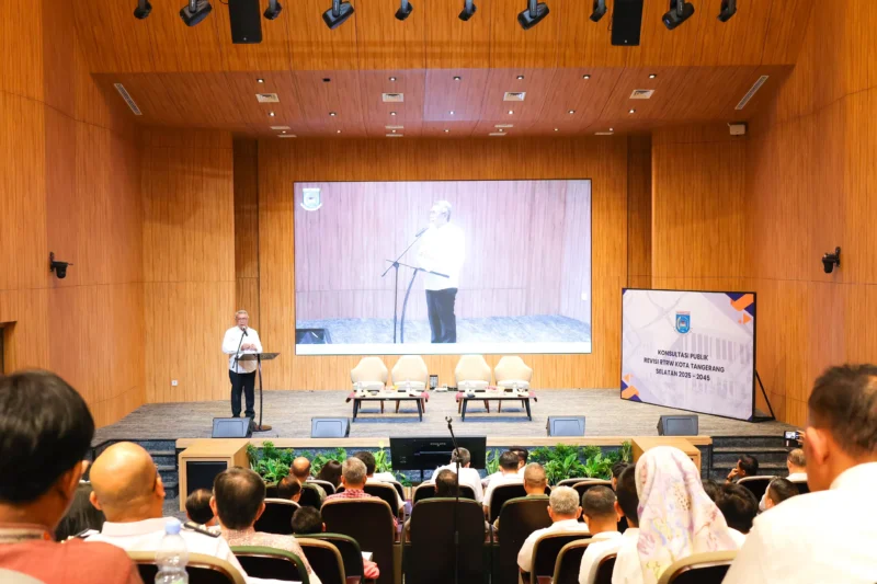 Wali Kota Tangerang Selatan, Benyamin Davnie, mengungkapkan bahwa revisi RTRW telah melalui beberapa tahapan penting. Dimulai dari penyampaian permohonan Peninjauan Kembali kepada Menteri Agraria dan Tata Ruang (ATR)/Badan Pertanahan Nasional (BPN) pada Februari 2024, hingga akhirnya mendapat rekomendasi pada Juni 2024