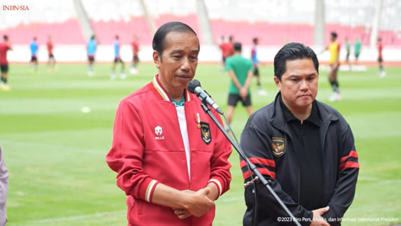 Presiden Joko Widodo meminta tim nasional sepak bola Indonesia untuk tetap bersemangat dan tidak patah semangat meskipun kalah tipis dengan skor 1-2 dari China dalam laga putaran ketiga kualifikasi Piala Dunia 2026 zona Asia Grup C yang digelar di Stadion Sepak Bola Pemuda Qingdao, Selasa (15/10)