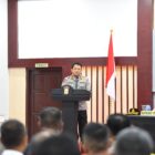 Kapolda Maluku, Irjen Pol Drs. Eddy Sumitro Tambunan, M.Si., menekankan kepada seluruh personel Polres Maluku Tenggara, Polres Tual, dan Brimob Yon C Pelopor agar meningkatkan sinergitas antar instansi serta memberikan pelayanan terbaik kepada masyarakat demi menjaga situasi keamanan dan ketertiban masyarakat (Kamtibmas) yang kondusif