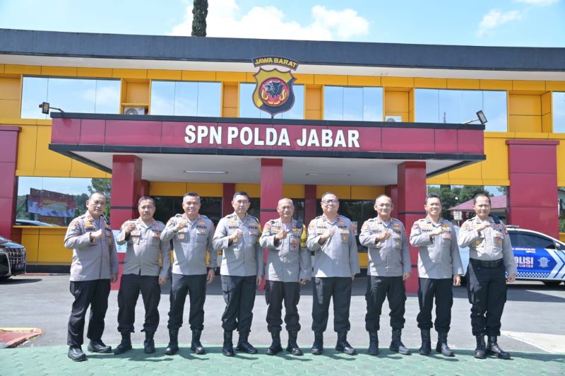 Wakapolda Jawa Barat, Irjen Pol Bariza Sulfi, bersama Pejabat Utama Polda Jabar, menghadiri kegiatan peninjauan dan tatap muka yang dilakukan oleh Tim Supervisi Polda Papua dengan siswa Bintara Polri T.A 2024 asal pengiriman Polda Papua