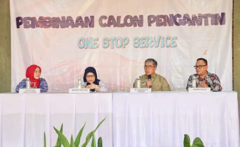Acara bertajuk Pembinaan Calon Pengantin “One Stop Service” ini berlangsung pada Senin, 30 September 2024, di Alam Wisata Cimahi Resort, Kota Cimahi. Kegiatan tersebut diresmikan oleh Pj. Walikota Cimahi, Dicky Saromi, dengan tujuan untuk memberikan pembinaan langsung kepada calon pengantin mengenai persiapan pernikahan yang sehat dan matang