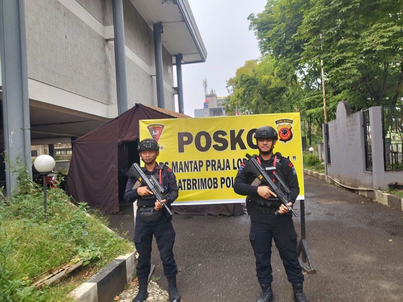 Satuan Brimobda Jawa Barat yang tergabung dalam Satgas Tindak dalam Operasi Mantap Praja 2024 ditugaskan untuk mengawal jalannya Pilkada di wilayah Jawa Barat