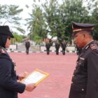 Pada Selasa, 1 Oktober 2024, Polsek Namlea menerima penghargaan bergengsi Kompolnas Award 2024 dari Kapolres Buru, AKBP Sulastri Sukidjang, S.H., S.I.K., M.M. Acara penyerahan penghargaan berlangsung dengan khidmat di lapangan apel Polres Buru, dihadiri oleh jajaran pejabat utama dan personel Polres Buru