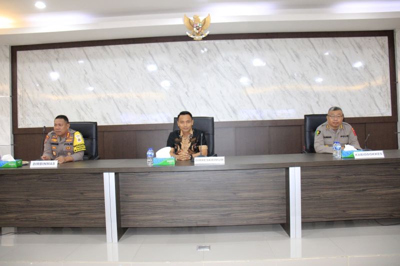 Direktur Reserse Kriminal Umum Polda Maluku, Kombes Pol. Andri Iskandar, SIK., M.Si., M.H., bersama sejumlah pejabat Polda Maluku, menghadiri secara virtual kegiatan sarasehan dan syukuran Hari Jadi ke-76 Kepolisian Wanita (Polwan) Republik Indonesia yang digelar oleh Bareskrim Polri, Kamis (3/10/2024)