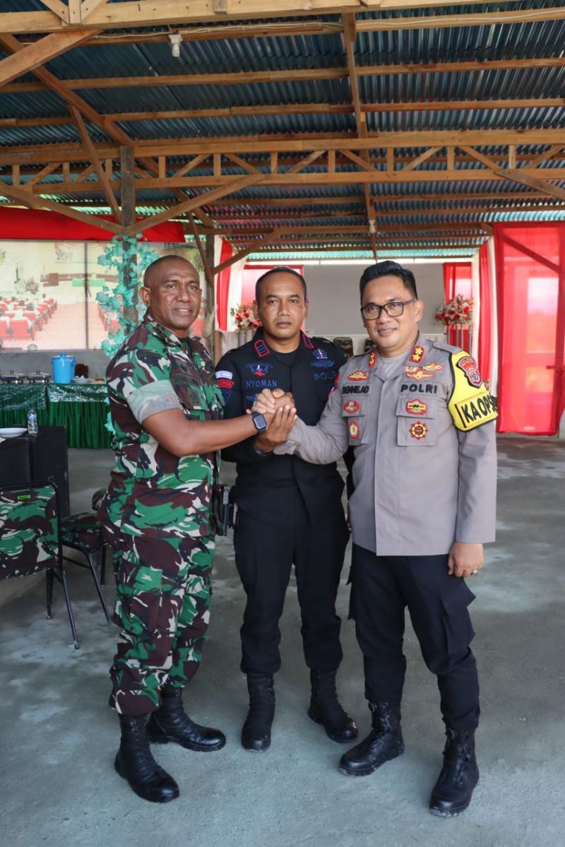 Kepolisian Resort (Polres) Seram Bagian Barat (SBB) semakin memperkuat sinergitas dan soliditas bersama prajurit TNI dari Kodim 1513/SBB