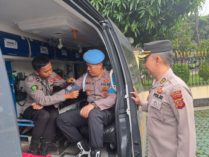 Bidang Kedokteran dan Kesehatan (Bid Dokes) Polda Jawa Barat melaksanakan pemeriksaan kesehatan rutin pada hari Jumat (4/10/2024)