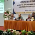 Sebagai bagian dari persiapan menghadapi Pilkada Serentak 2024, sebanyak 50 personel perwakilan Polda Maluku mengikuti kegiatan sosialisasi tentang netralitas ASN dan TNI/Polri yang diselenggarakan oleh Badan Pengawas Pemilu (Bawaslu) Provinsi Maluku