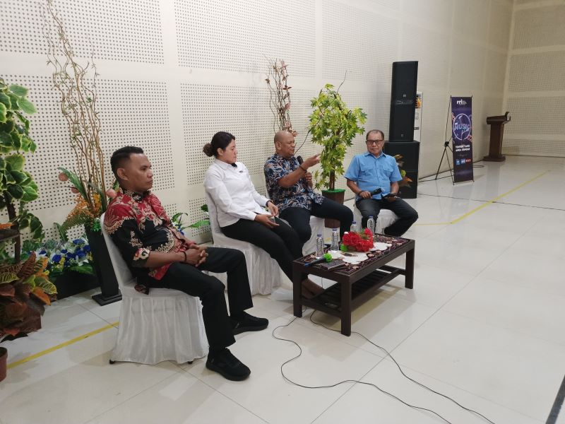 Bidang Humas Polda Maluku mengikuti rapat penting yang digelar oleh Kadiv Humas Polri, Irjen Pol Dr. H. Sandi Nugroho, S.I.K., S.H., M.Hum, melalui video conference pada Rabu, 9 Oktober 2024