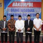 Dalam sebuah langkah bersejarah yang penuh makna, puluhan mantan anggota Jamaah Islamiyah (JI) di Provinsi Maluku secara resmi berikrar kembali ke pangkuan Negara Kesatuan Republik Indonesia (NKRI) dalam sebuah acara yang digelar di Aula Asrama Haji, Waiheru, Ambon, pada Sabtu (12/10/2024)