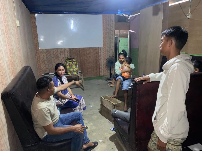 Sat Narkoba Polres Buru, yang dipimpin langsung oleh Iptu Fahrul Sahban, tidak hanya melakukan penangkapan terhadap para pelaku, tetapi juga menjalankan langkah-langkah lanjutan untuk memberantas jaringan yang lebih besar dalam peredaran miras