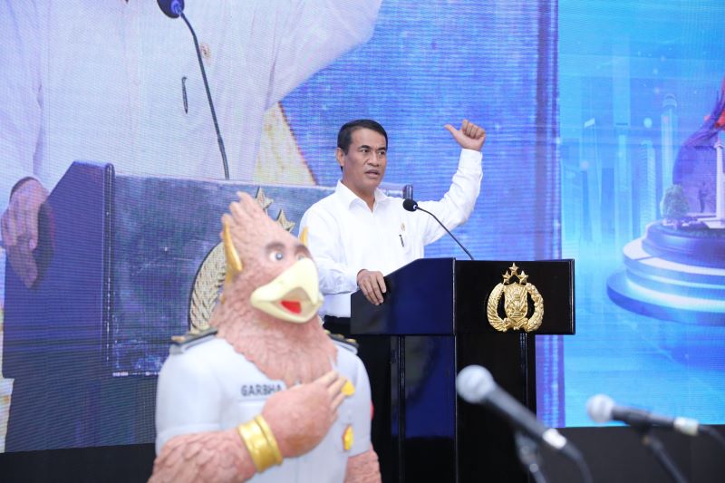 Irjen Pol Dedi Prasetyo menyatakan bahwa Polri akan membuka peluang bagi lulusan SMK pertanian melalui rekrutmen jalur Bakomsus pada tahun 2025