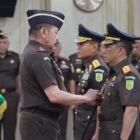 Pelantikan yang berlangsung di Aula Lantai 11 Gedung Utama Kejaksaan Agung ini melantik Mayjen TNI Dr. Mokhamad Ali Ridho, S.H., M.Hum., sebagai Jaksa Agung Muda Pidana Militer (JAM-Pidmil) menggantikan Mayjen TNI Dr. Wahyoedho Indrajit, S.H., M.H., dan Dr. Patris Yusrian Jaya, S.H., M.H., sebagai Kepala Kejaksaan Tinggi Daerah Khusus Jakarta