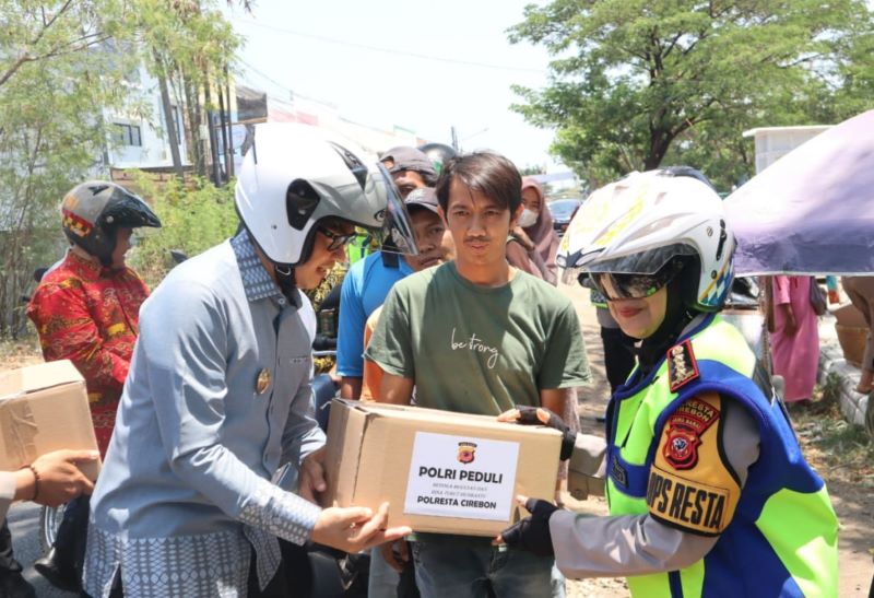 Polresta Cirebon kembali menunjukkan komitmennya dalam membantu masyarakat dengan menggelar kegiatan bakti sosial (baksos) sinergitas TNI - Polri bersama jajaran Forkopimda Kabupaten Cirebon pada Jumat (18/10/2024)